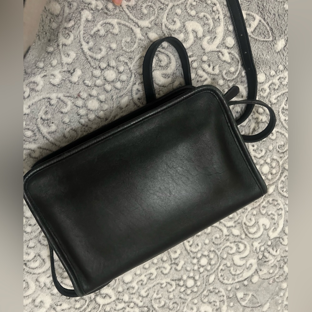 Coach Black Taylor Genuine Leather Handbag Bag Purse Crossbody Zip Vintage 90’s